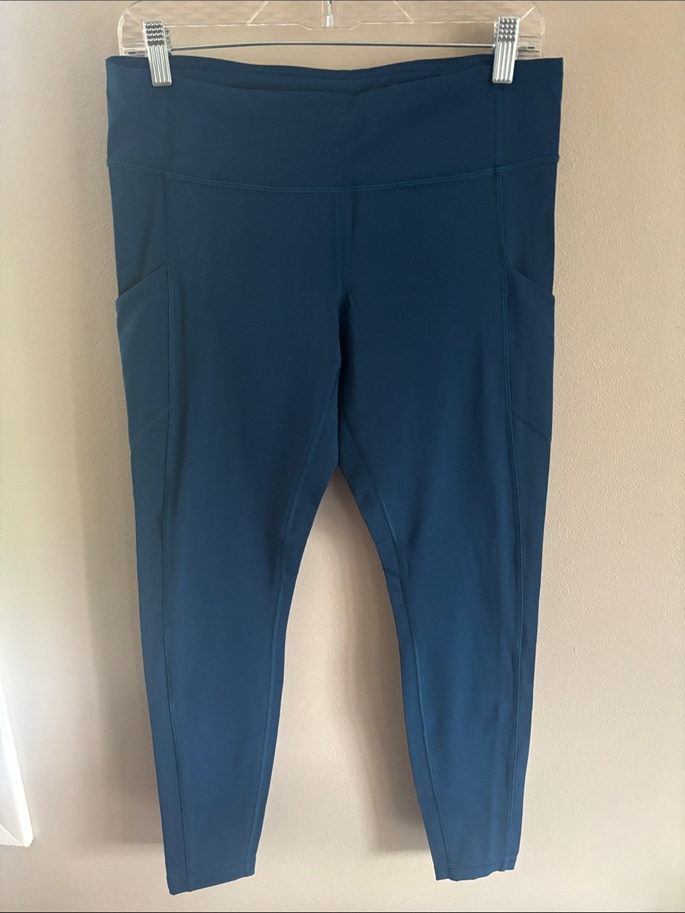 10 Lululemon leggings